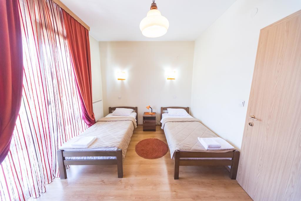 Hotel Piramida Подгорица Экстерьер фото